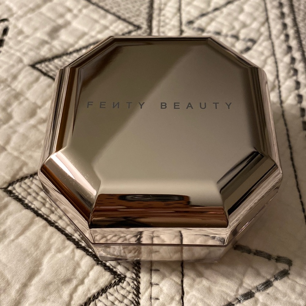 Fenty Beauty PRO FILT'R INSTANT RETOUCH SETTING POWDER